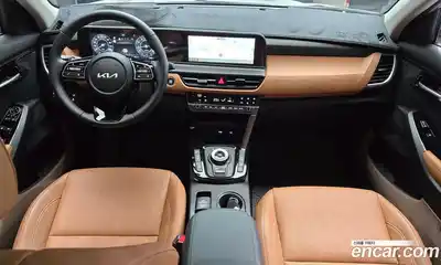 Kia Seltos 2024 1.6 Автомат в Москве № 1142986, миниатюра 7