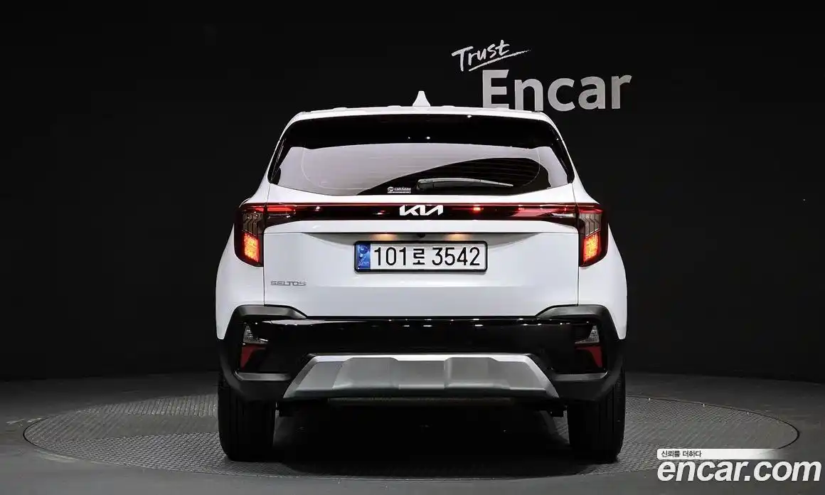 Kia Seltos 2024 1.6 Автомат в Москве № 1143043, фото 4