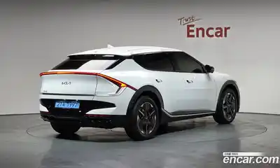 Kia EV6 2025 0.1 Автомат в Москве № 1143080, миниатюра 2