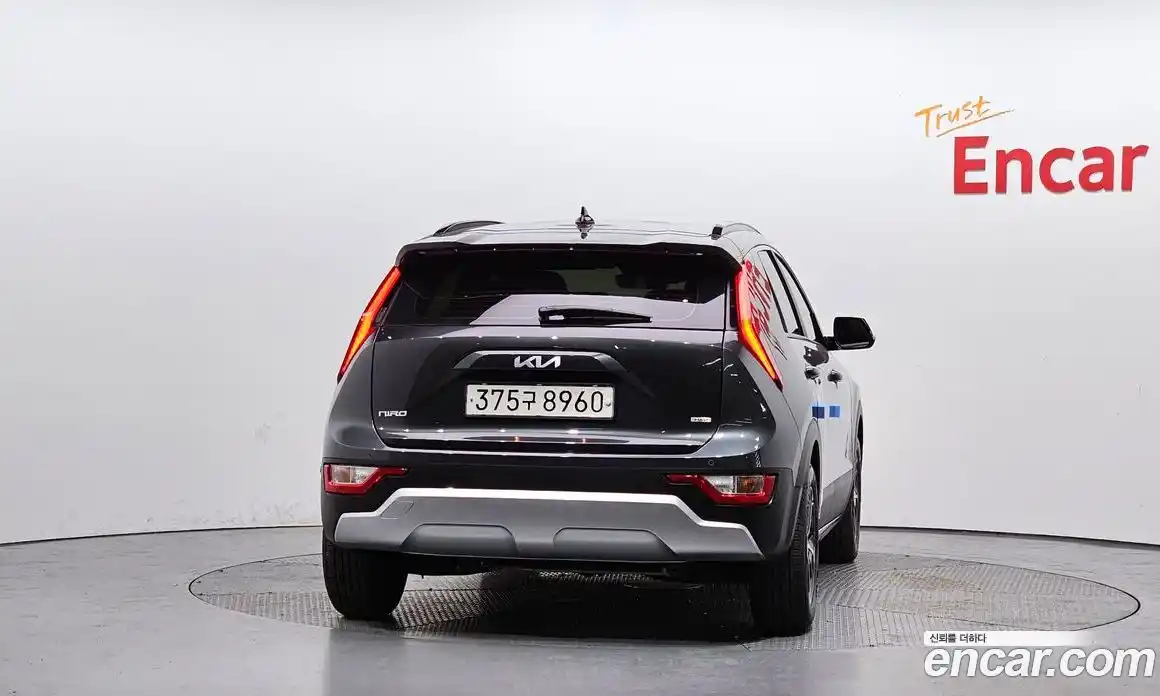 Kia Niro 2022 1.6 Автомат в Москве № 1143319, фото 4