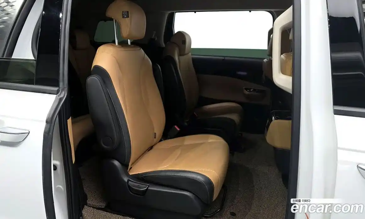 Kia Canival 2022 3.5 Автомат в Москве № 1143339, фото 12