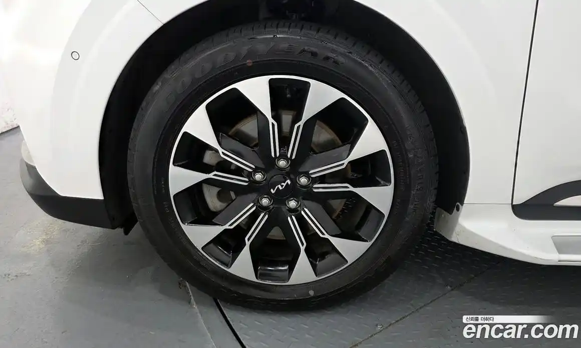 Kia Canival 2022 3.5 Автомат в Москве № 1143339, фото 5