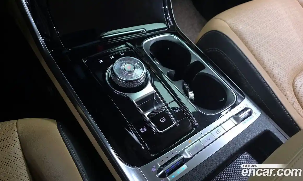 Kia Canival 2022 3.5 Автомат в Москве № 1143339, фото 9