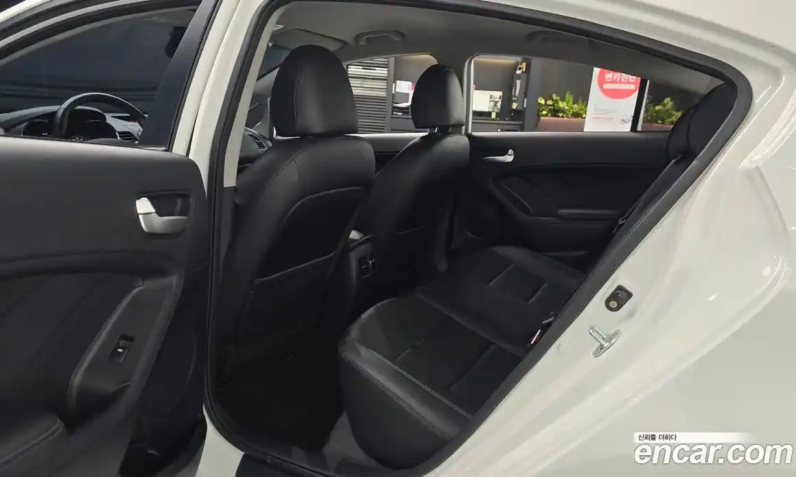 Kia K3 2015 1.6 Автомат в Москве № 1143392, фото 11