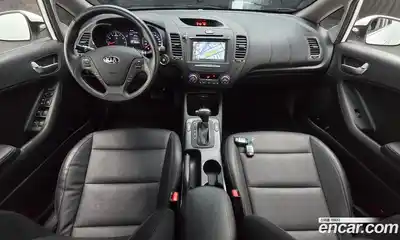 Kia K3 2015 1.6 Автомат в Москве № 1143392, миниатюра 6