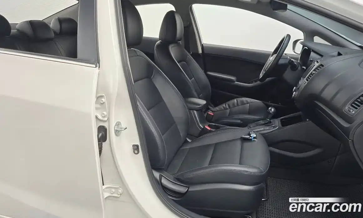 Kia K3 2015 1.6 Автомат в Москве № 1143392, фото 9