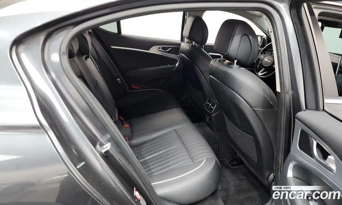 Genesis G70 2018 2.0 Автомат в Москве № 1143692, фото 12