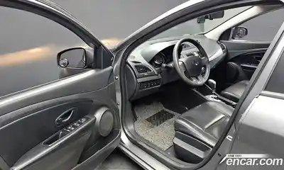 Renault SM3 2016 1.6 гидро в Москве № 1146588, миниатюра 11