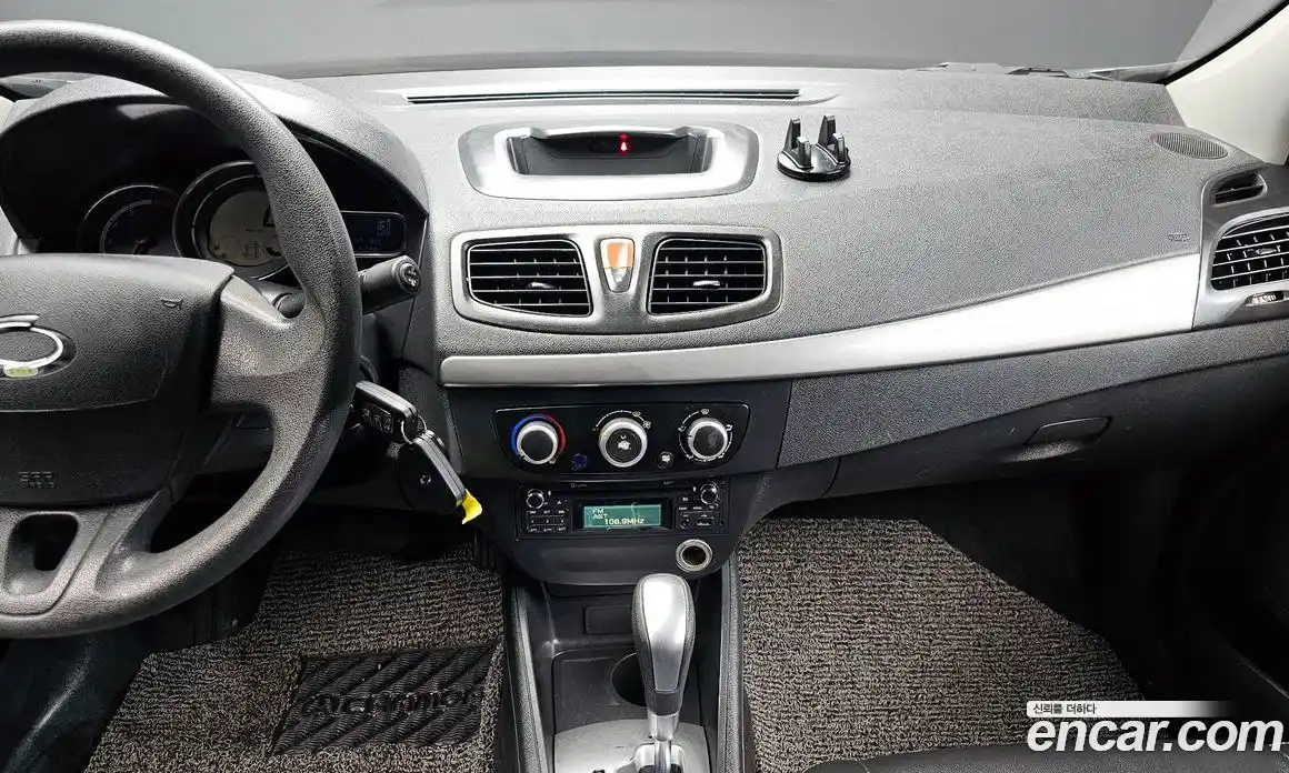 Renault SM3 2016 1.6 гидро в Москве № 1146588, фото 14