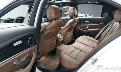 Mercedes-Benz E-Class 2023 2.0 гидро, миниатюра 10