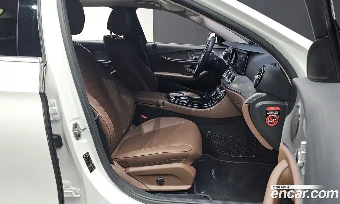 Mercedes-Benz E-Class 2018 2.0 Автомат в Москве № 1147916, фото 10