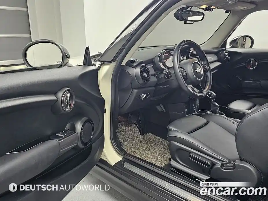 Mini Cooper 2016 1.5 гидро в Москве № 1150218, фото 11