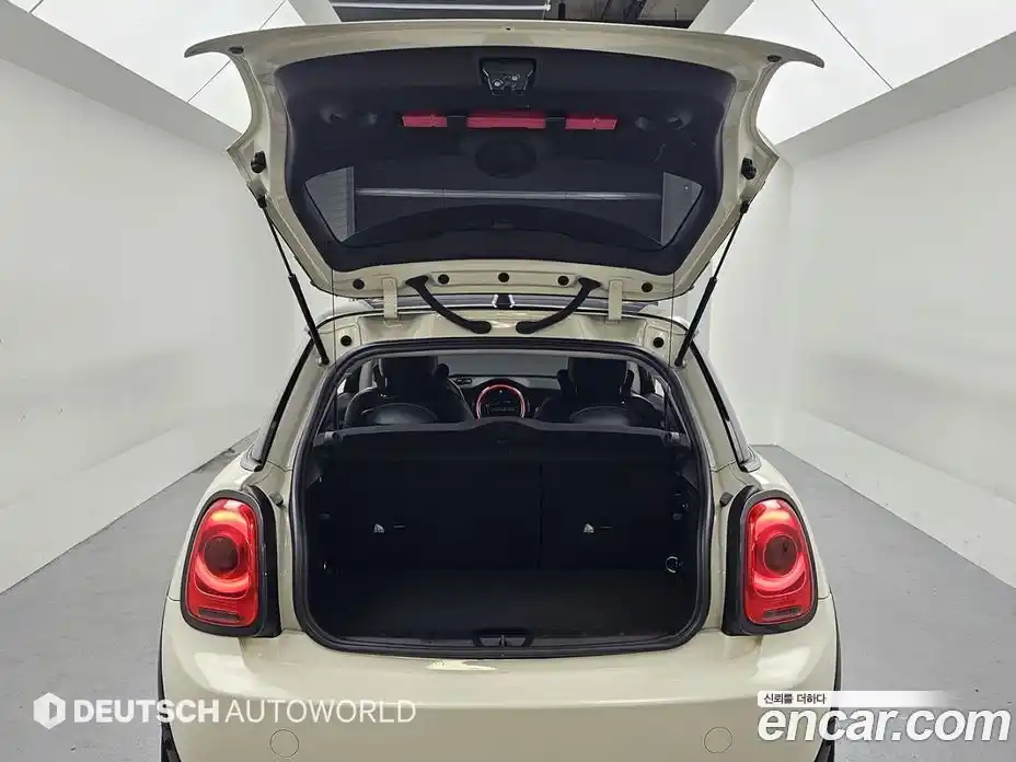 Mini Cooper 2016 1.5 гидро в Москве № 1150218, фото 19