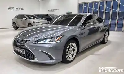 Lexus ES, 2021