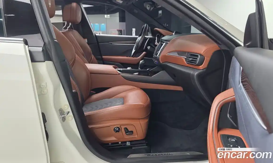 Maserati Levante 2018 3.0 гидро в Москве № 1152432, фото 11