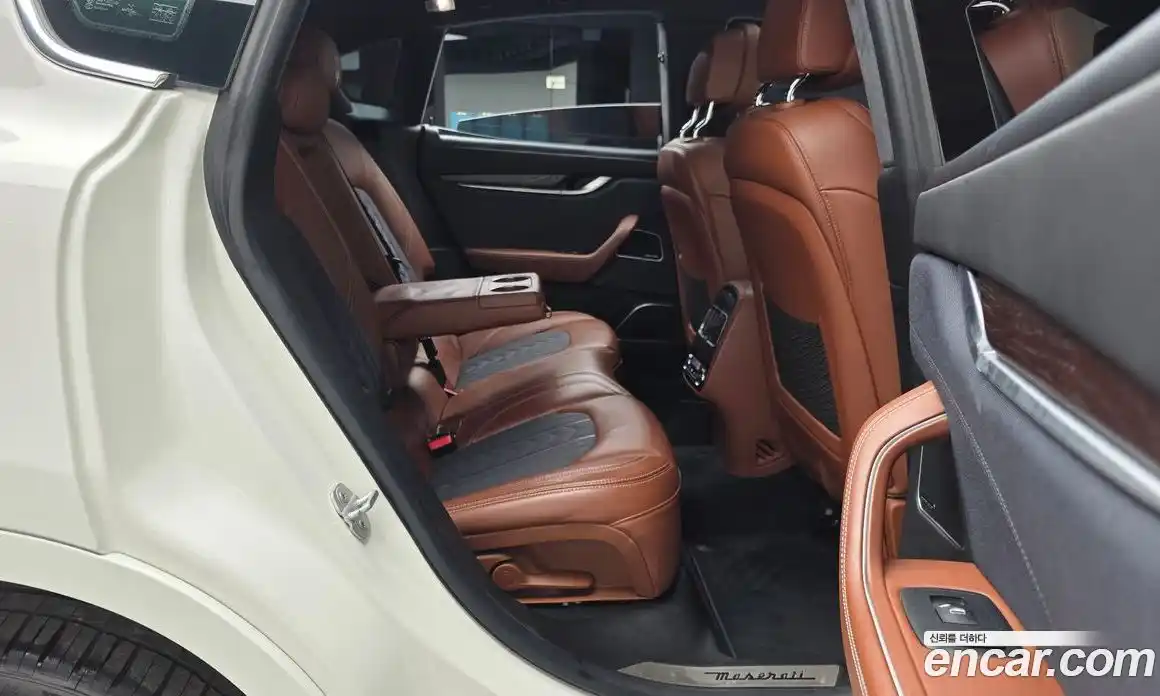 Maserati Levante 2018 3.0 гидро в Москве № 1152432, фото 12