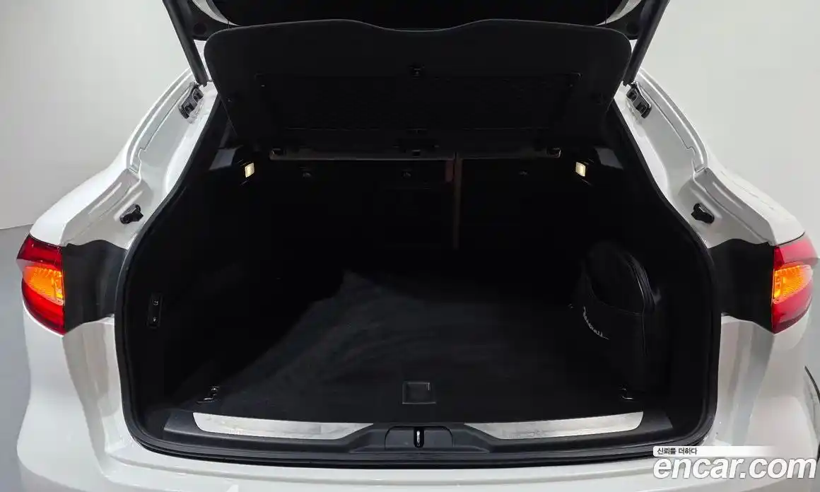 Maserati Levante 2018 3.0 гидро в Москве № 1152432, фото 20