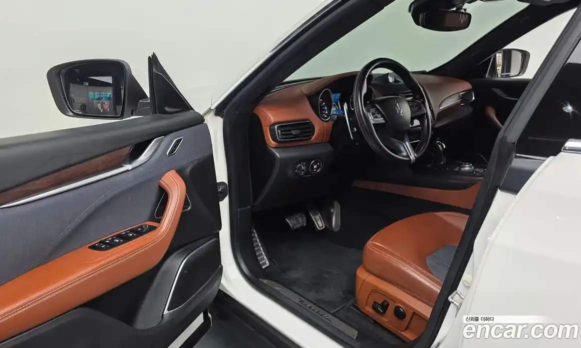 Maserati Levante 2018 3.0 гидро в Москве № 1152432, фото 10