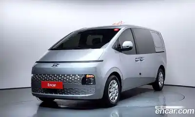 Hyundai Staria, 2023