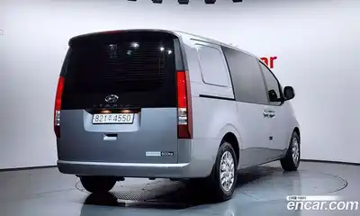 Hyundai Staria 2023 2.2 Автомат в Москве № 1154568, миниатюра 2