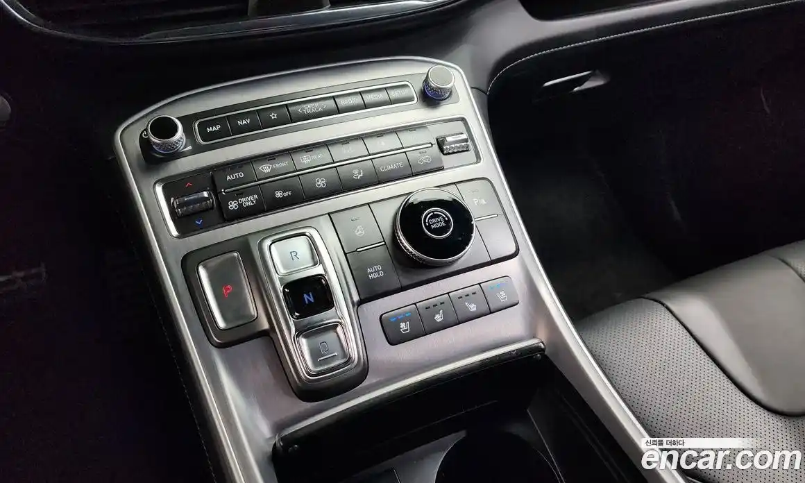Hyundai Santa Fe 2023 1.6 гидро в Москве № 1154719, фото 9