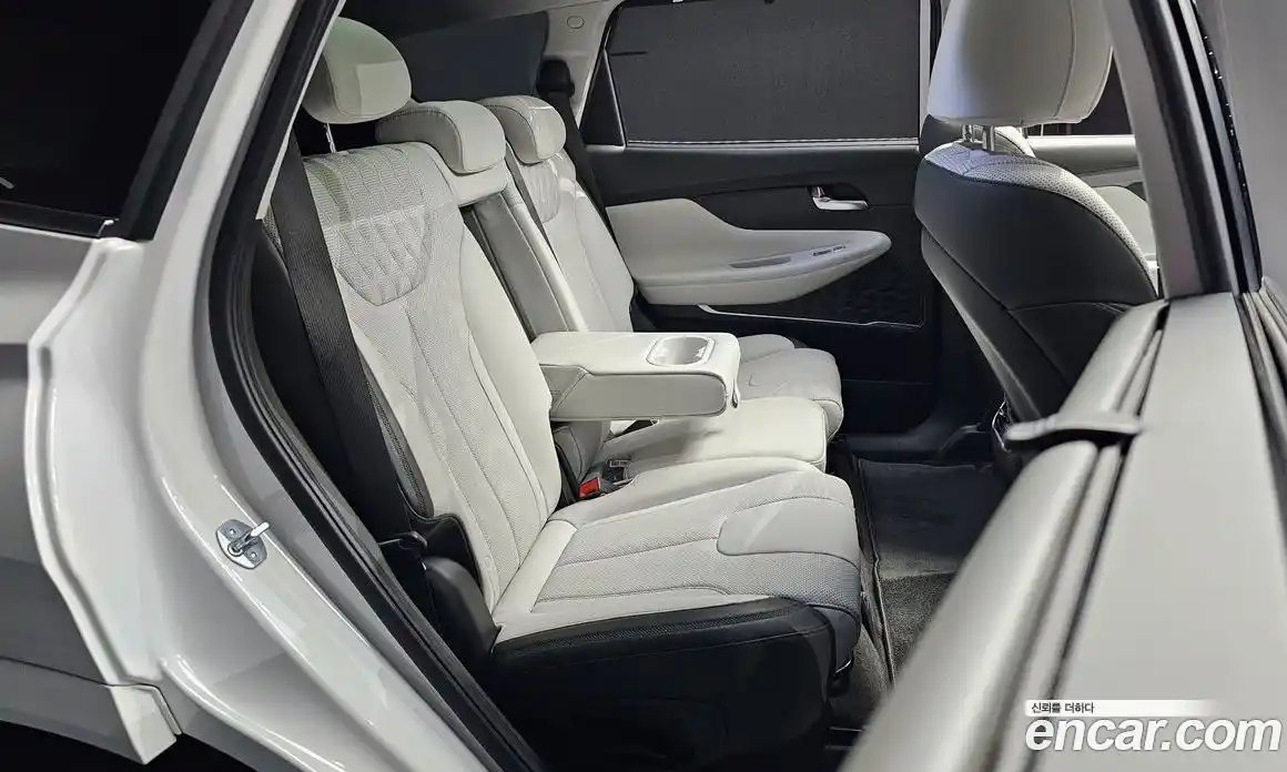 Hyundai Santa Fe 2023 1.6 Автомат в Москве № 1155041, фото 12