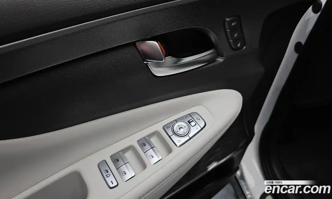 Hyundai Santa Fe 2023 1.6 Автомат в Москве № 1155041, фото 16