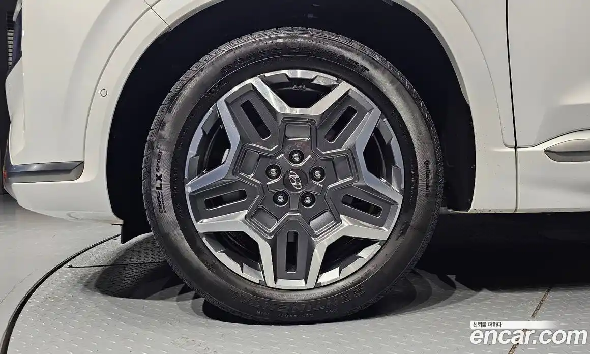 Hyundai Santa Fe 2023 1.6 Автомат в Москве № 1155041, фото 5