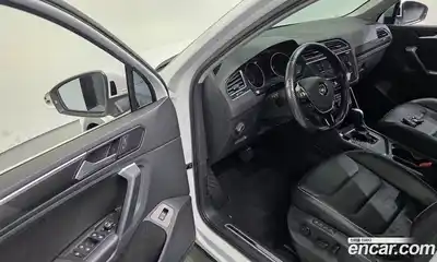 Volkswagen Tiguan 2020 2.0 гидро в Москве № 168986, миниатюра 11