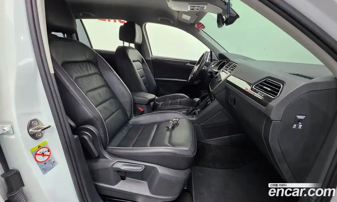 Volkswagen Tiguan 2020 2.0 гидро в Москве № 168986, фото 10