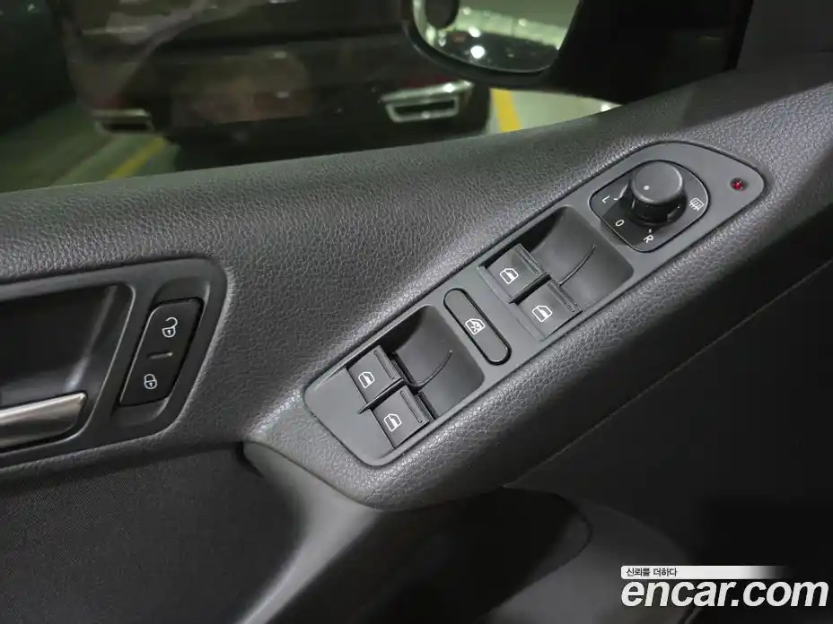 Volkswagen Tiguan 2015 2.0 гидро в Москве № 169250, фото 15