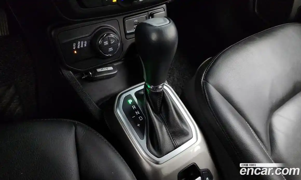 Jeep Renegade 2018 2.0 гидро в Москве № 169418, фото 9