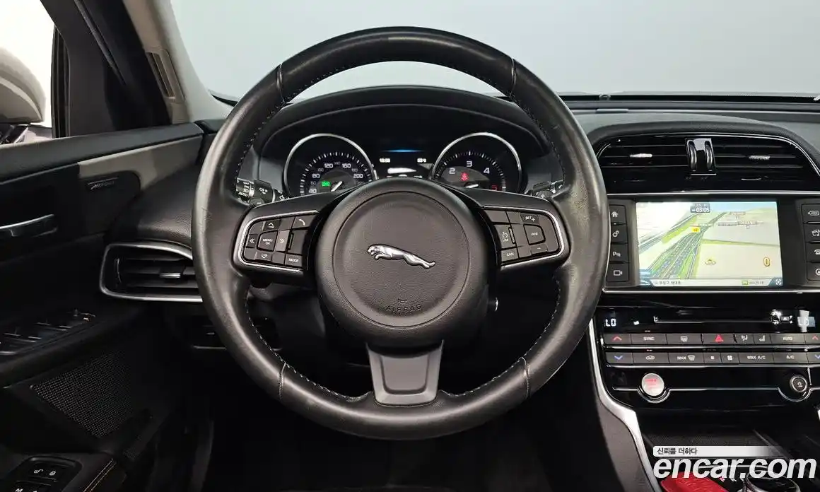 Jaguar XE 2016 2.0 гидро в Москве № 256084, фото 13