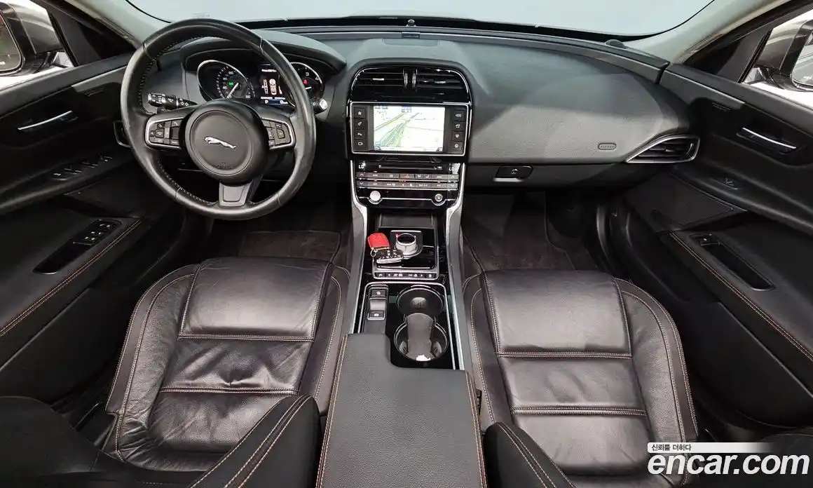 Jaguar XE 2016 2.0 гидро в Москве № 256084, фото 7