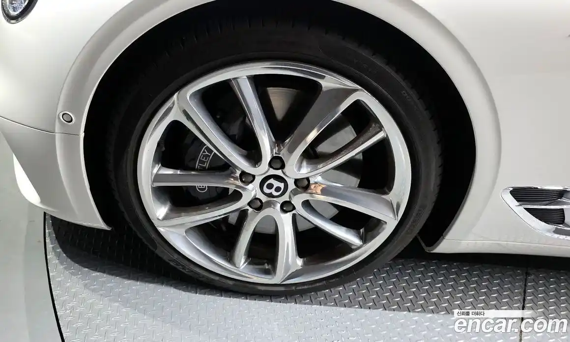 Bentley Continental 2023 4.0 гидро в Москве № 256601, фото 5