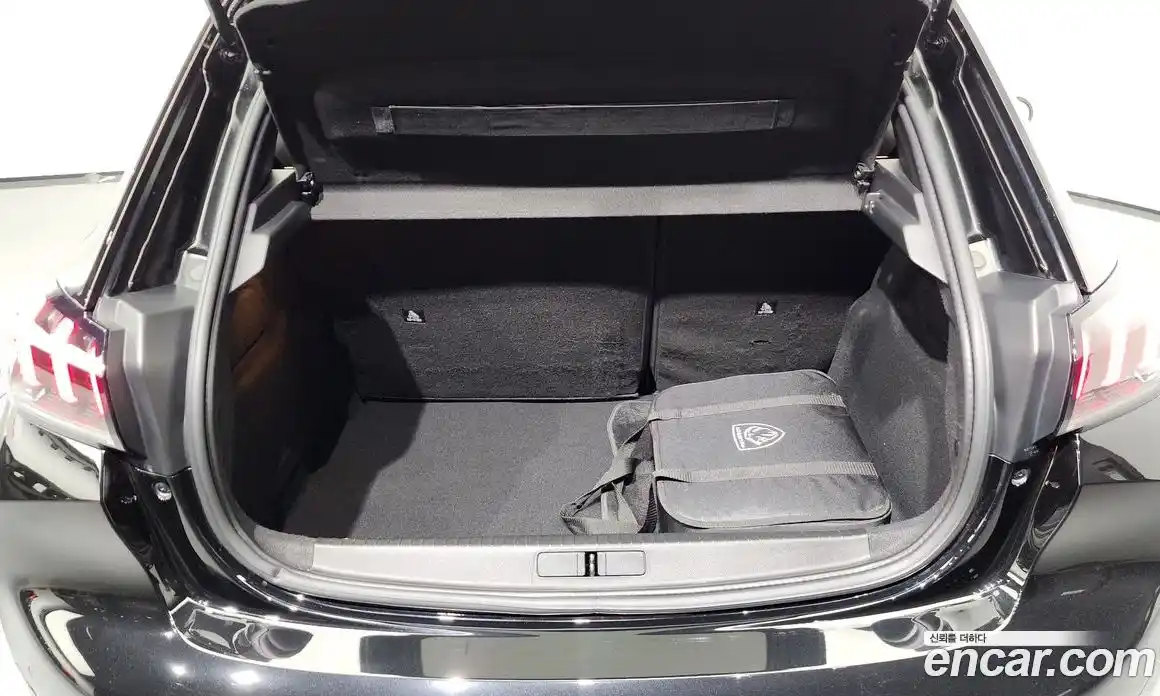 Peugeot 208 2023 0.1 гидро в Москве № 284305, фото 20