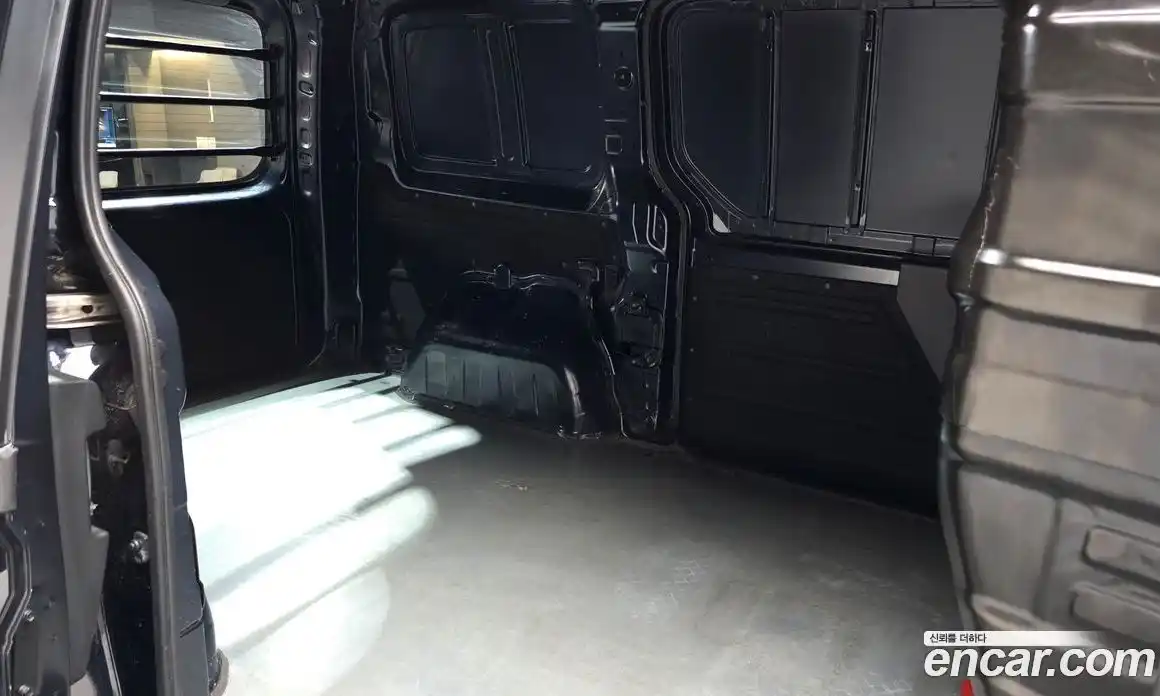 Hyundai Staria 2024 3.5 Автомат в Москве № 1128219, фото 12