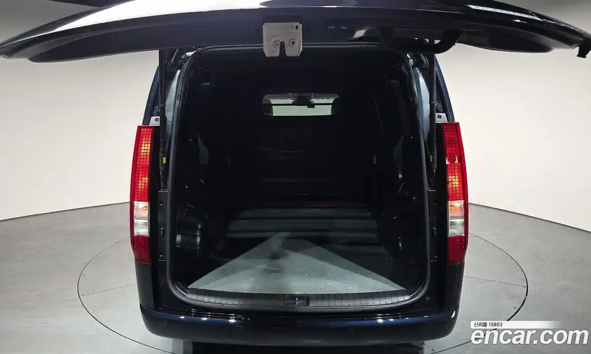 Hyundai Staria 2024 3.5 Автомат в Москве № 1128219, фото 20