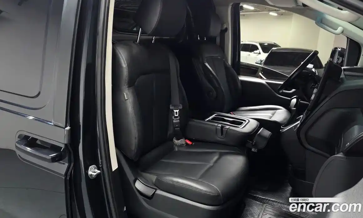 Hyundai Staria 2024 3.5 Автомат в Москве № 1128219, фото 10