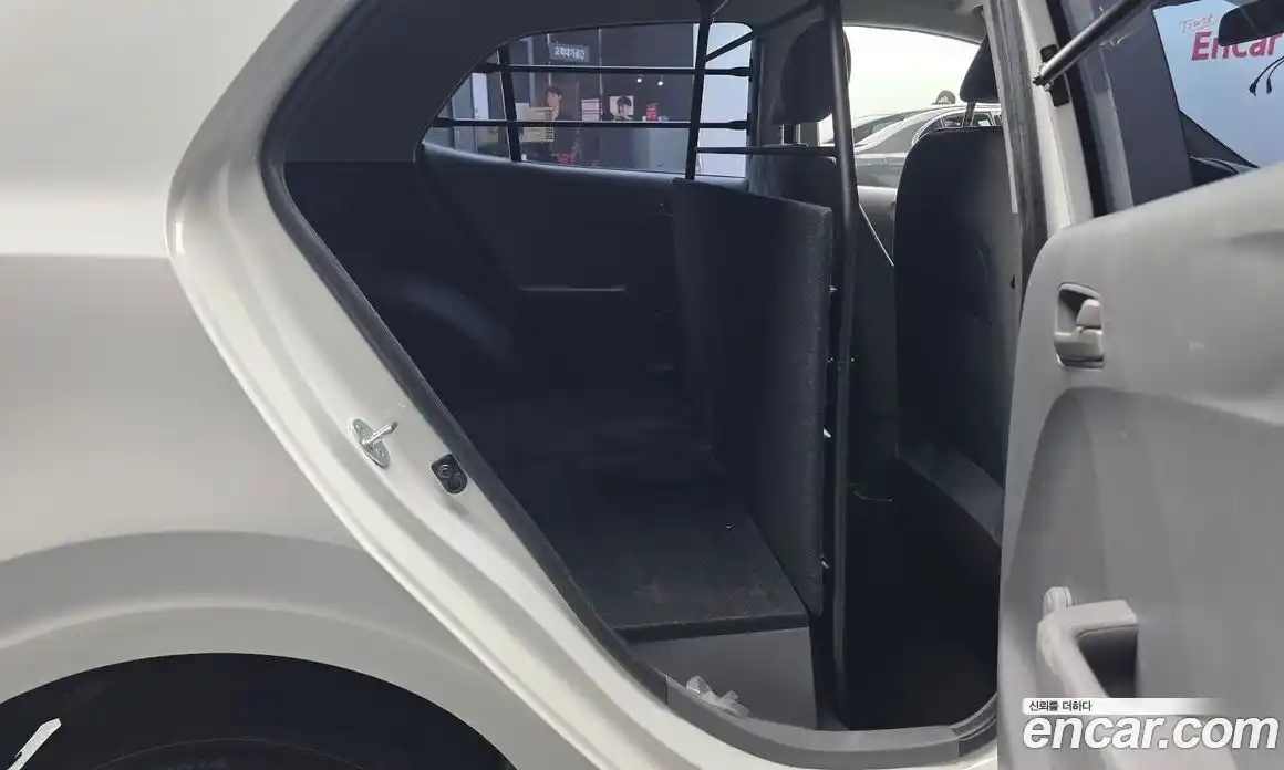 Kia Morning 2021 1.0 Автомат в Москве № 1128596, фото 12