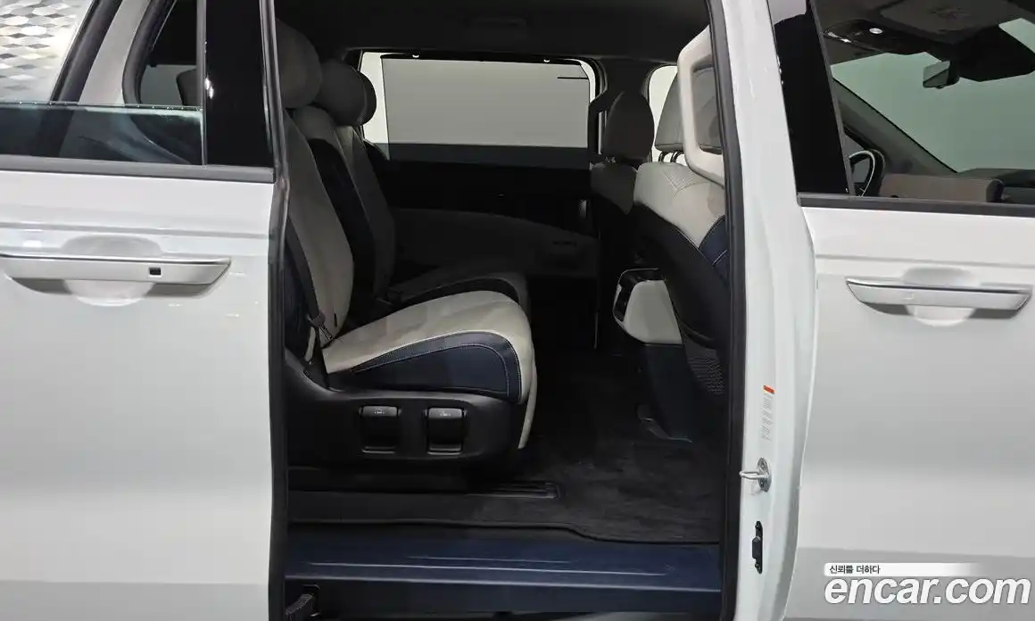 Kia Canival 2024 1.6 гидро в Москве, фото 12
