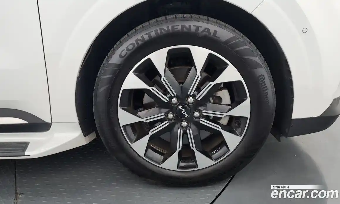 Kia Canival 2022 3.5 Автомат в Москве № 1128929, фото 5