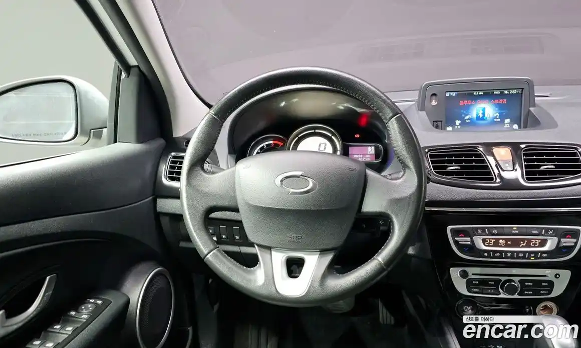 Renault SM3 2015 1.6 гидро в Москве № 1131230, фото 13