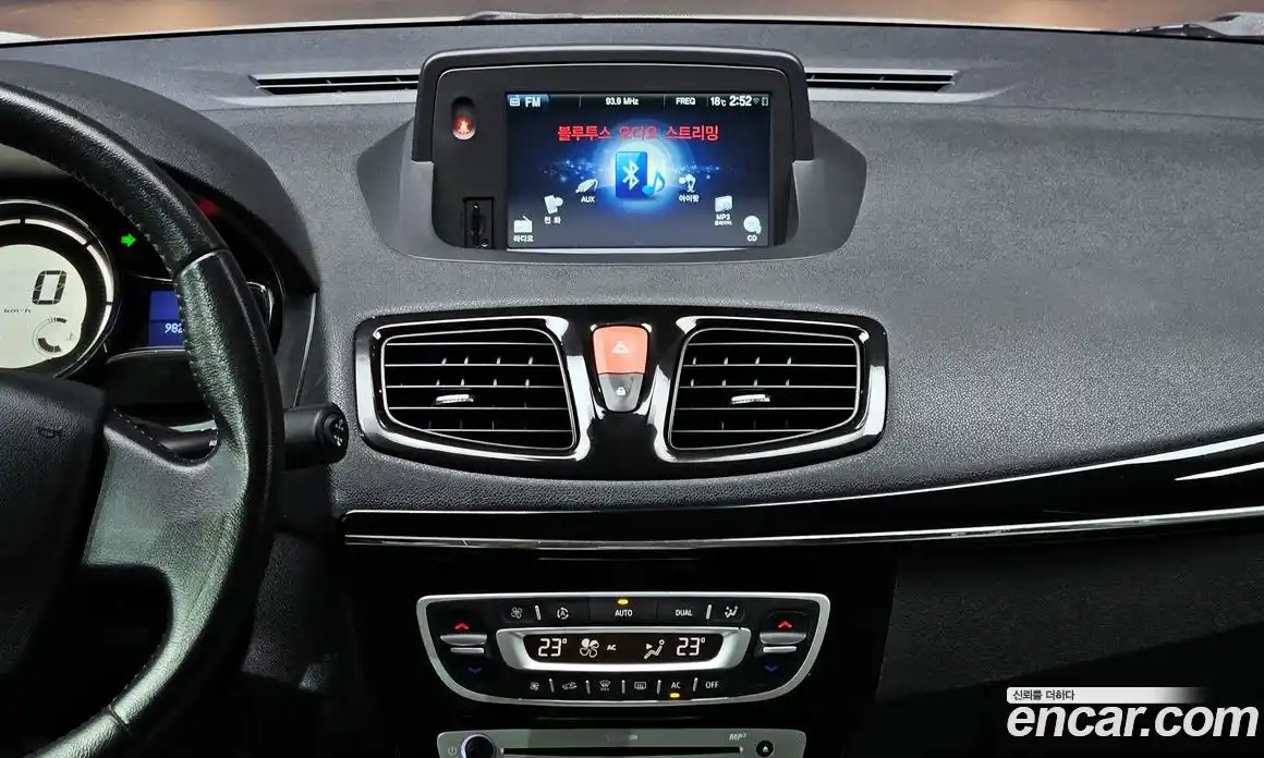 Renault SM3 2015 1.6 гидро в Москве № 1131230, фото 14