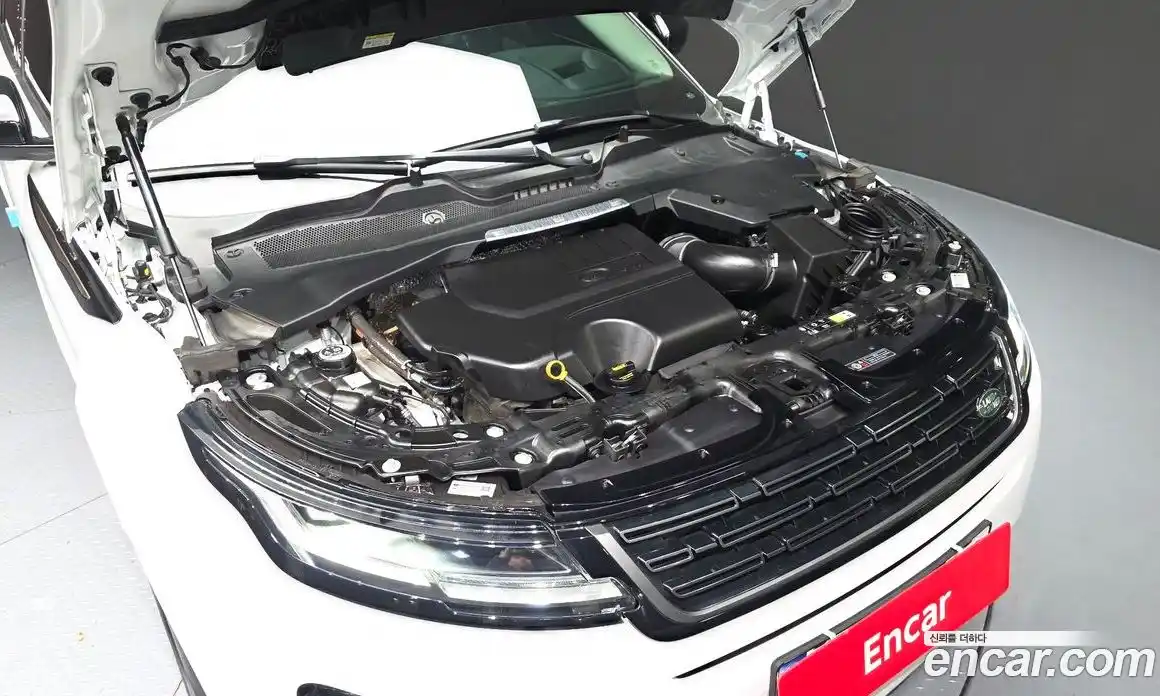 Land Rover Range-Rover Evoque 2025 2.0 гидро в Москве № 1135870, фото 6