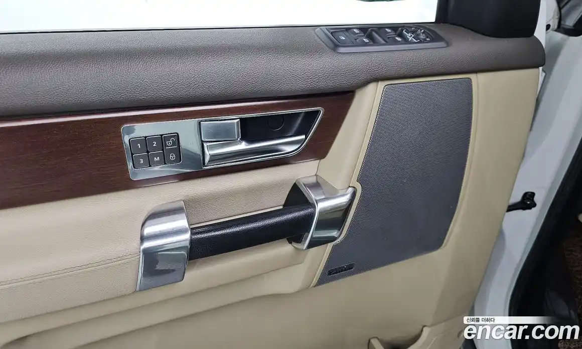 Land Rover Discovery 2016 3.0 гидро в Москве № 1137619, фото 17