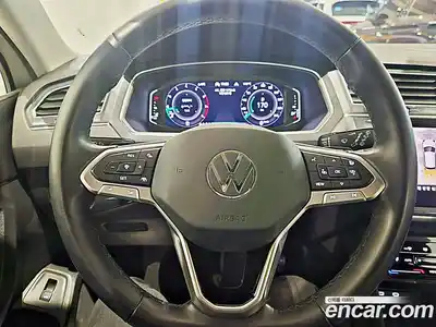 Volkswagen Tiguan 2022 2.0 гидро в Москве № 1139160, миниатюра 11
