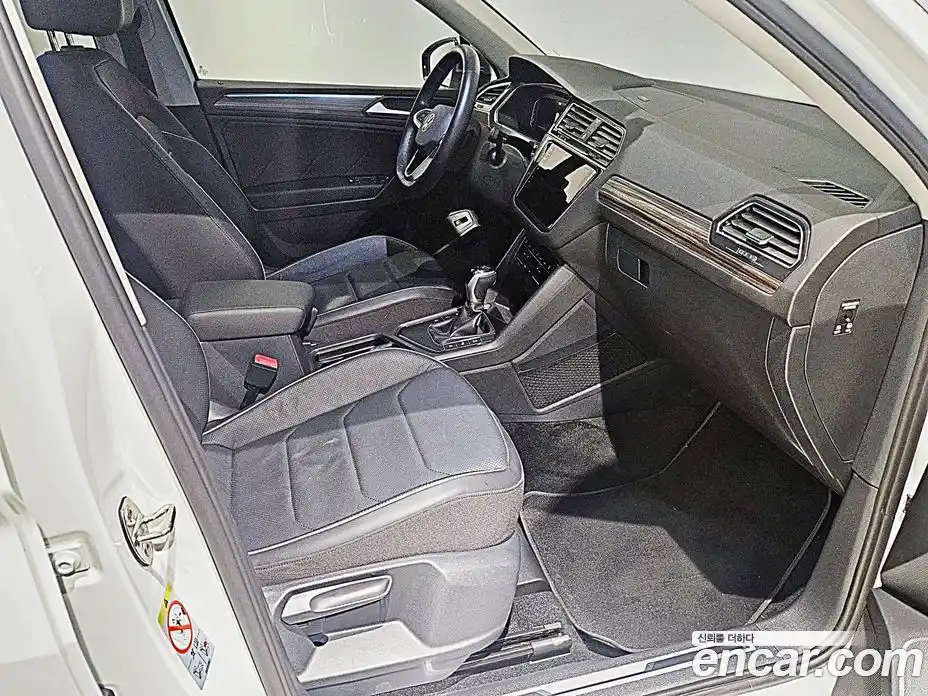 Volkswagen Tiguan 2022 2.0 гидро в Москве № 1139160, фото 16