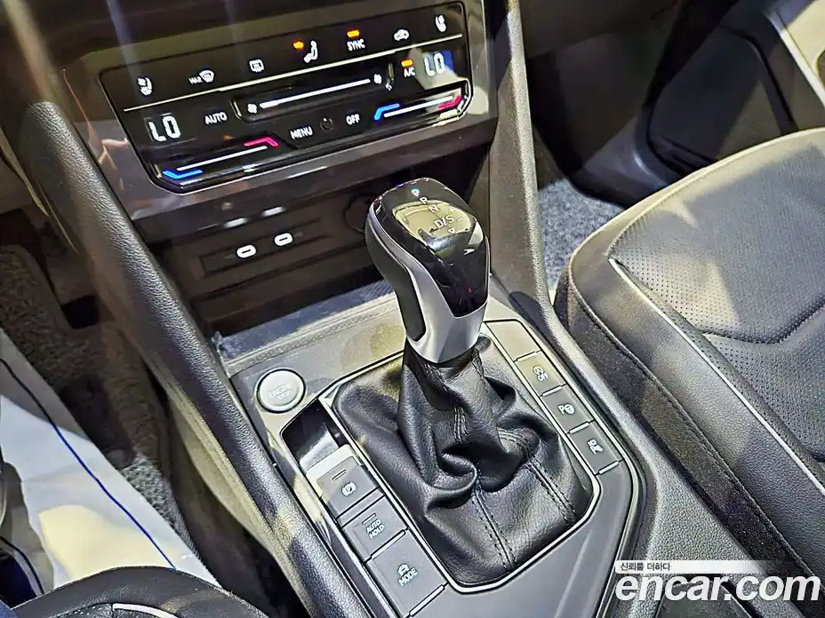 Volkswagen Tiguan 2022 2.0 гидро в Москве № 1139160, фото 9