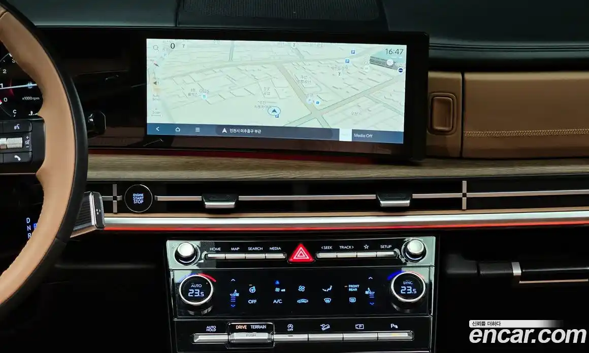 Hyundai Santa Fe 2023 2.5 Автомат в Москве № 1141783, фото 14